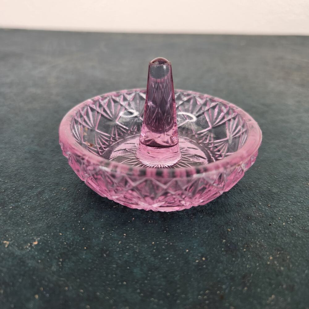 VTG Fenton Light Purple Glass Ring Holder Trinket Dish Vanity Accessory